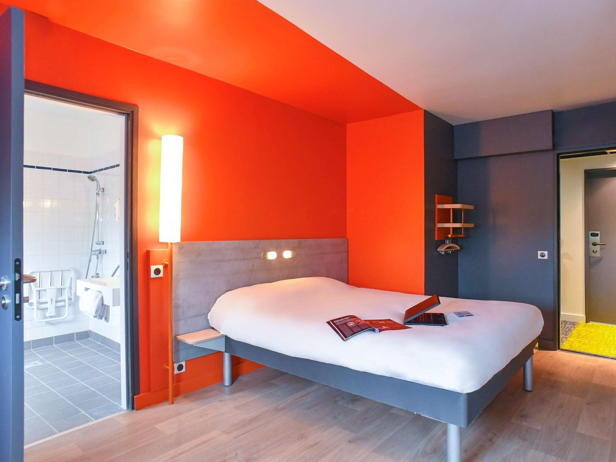 Ibis Budget Saint Lo Bagian luar foto