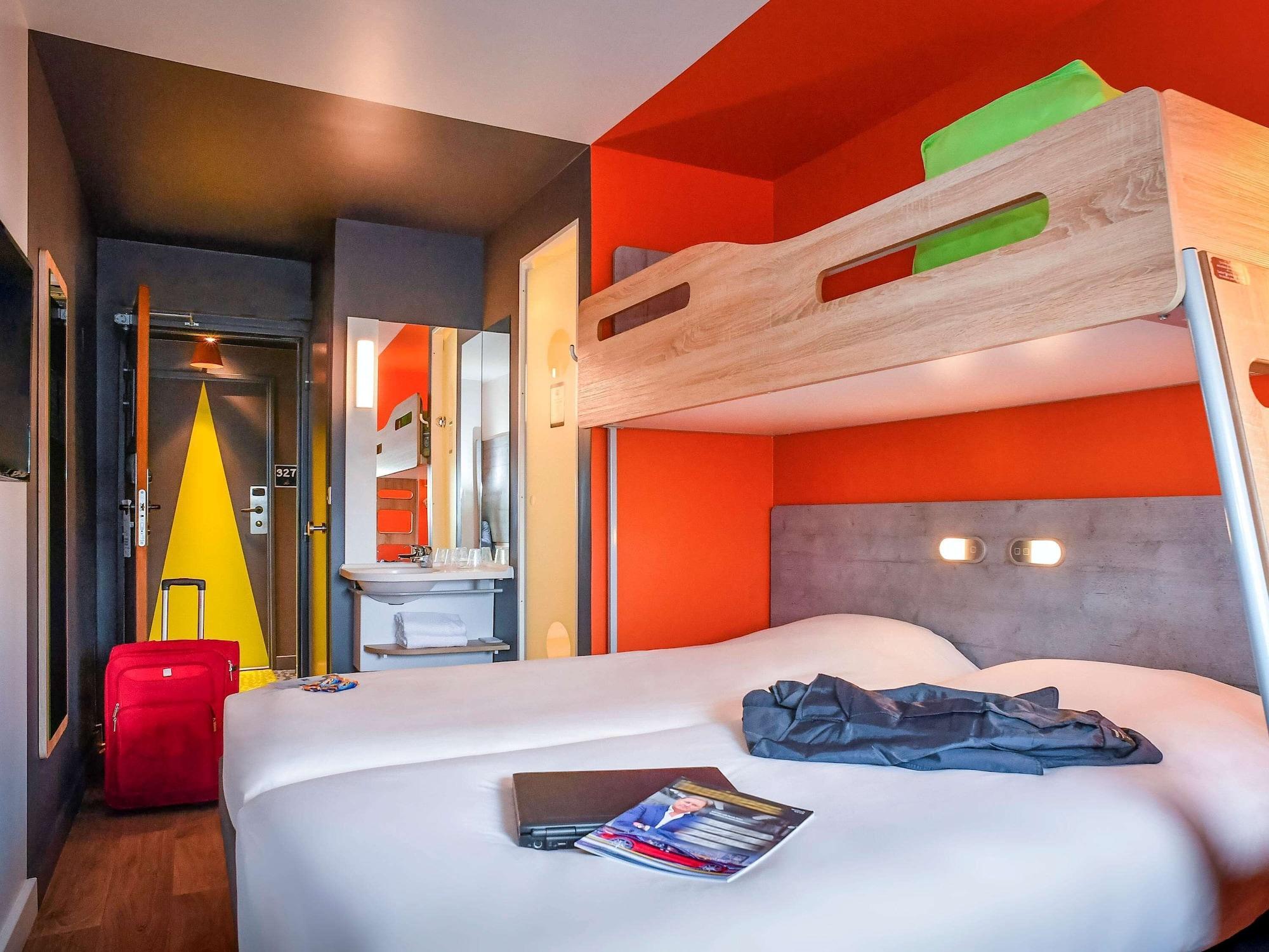 Ibis Budget Saint Lo Bagian luar foto