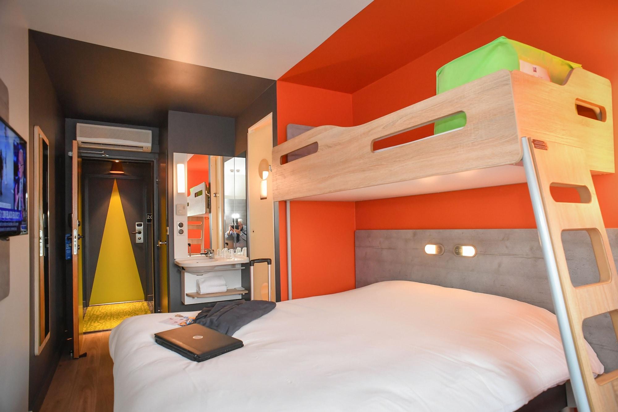 Ibis Budget Saint Lo Bagian luar foto